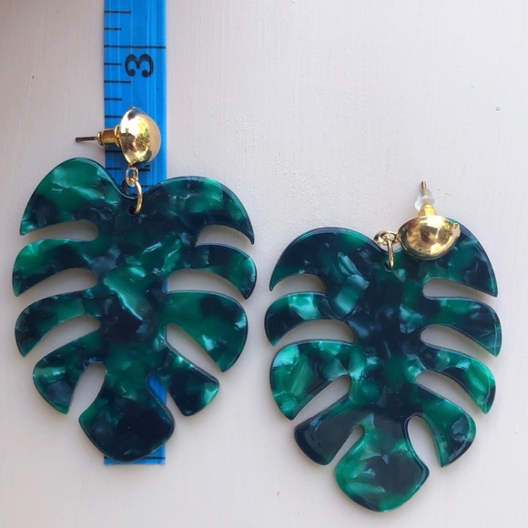 Monstera Tropical Leaf Statement Earrings - Picture 4 of 4